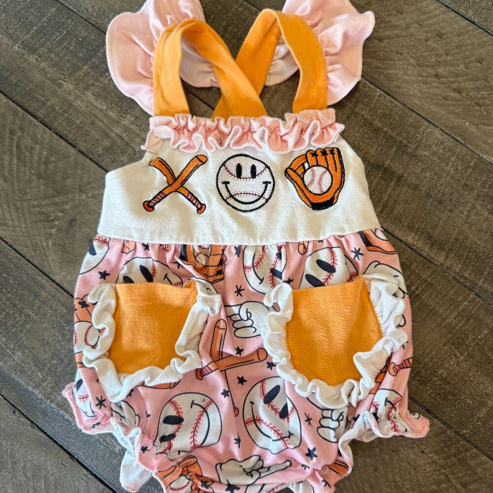 Criss Cross Baseball Bubble